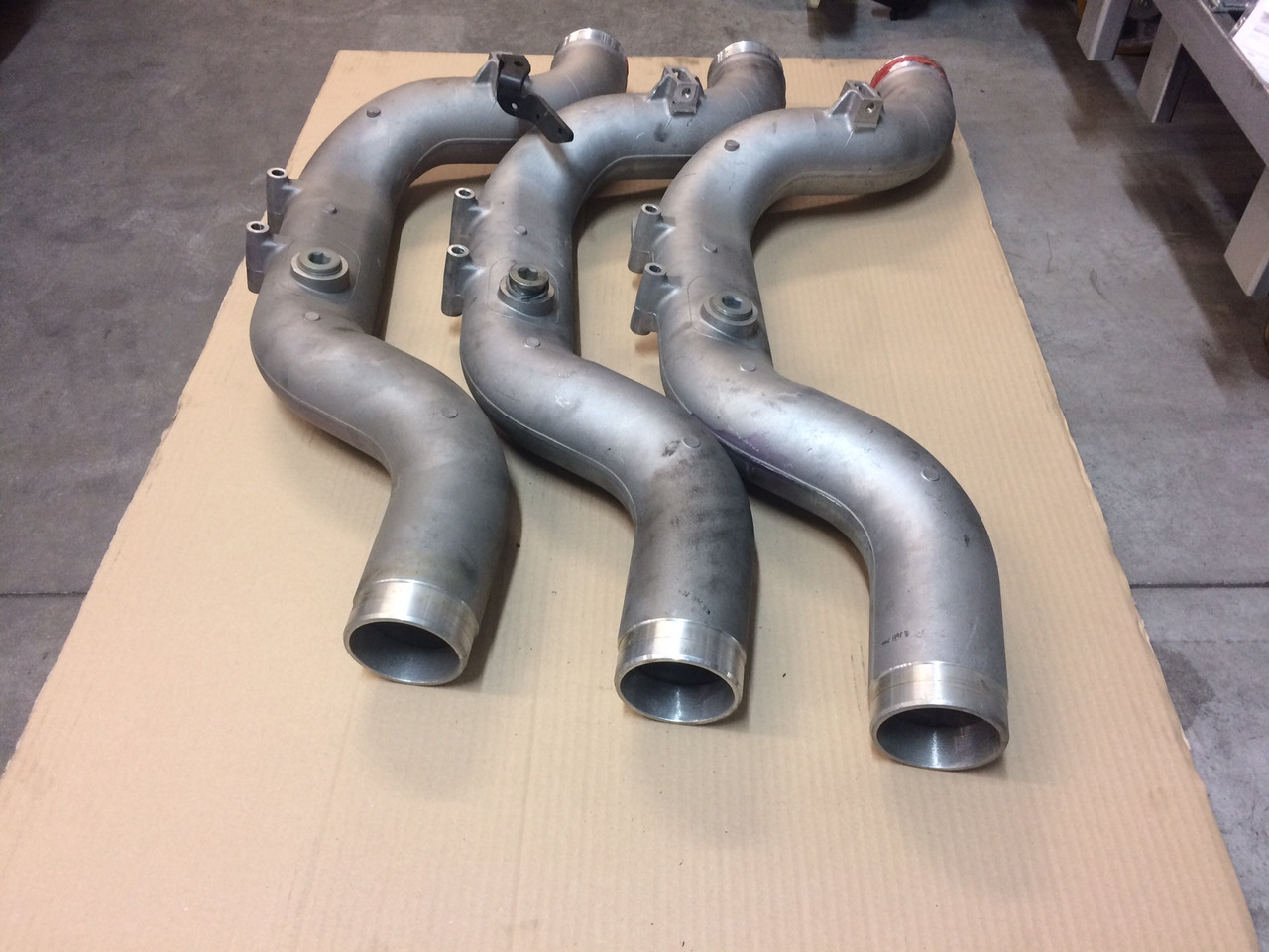 TUBO MANDATA ARIA DI CARICA MAN 51094115165 - Ansaugrohr für LKW: das Bild 3 TUBO MANDATA ARIA DI CARICA MAN 51094115165 - Ansaugrohr für LKW: das Bild 3