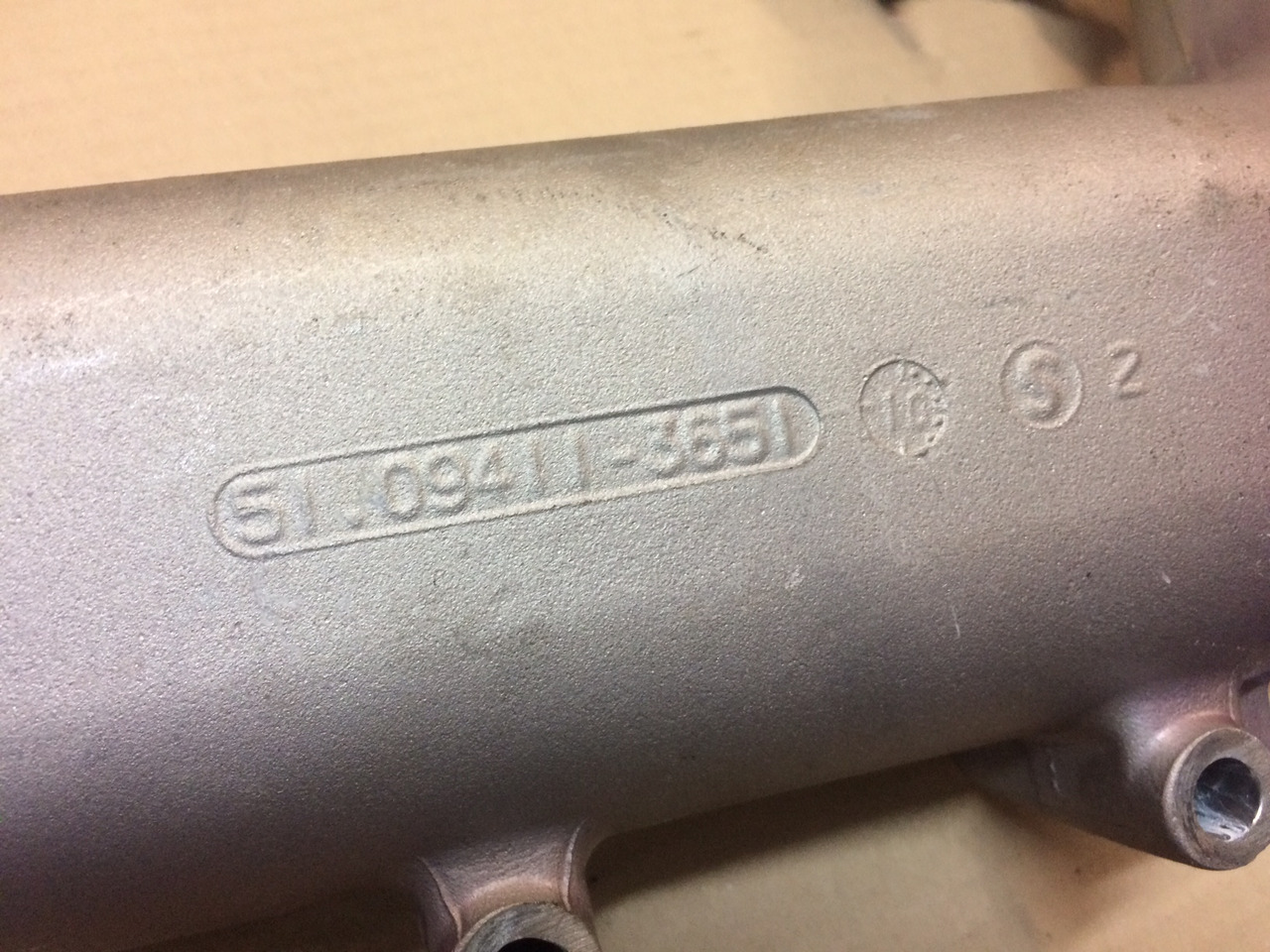 TUBO MANDATA ARIA DI CARICA MAN 51094115165 - Ansaugrohr für LKW: das Bild 5 TUBO MANDATA ARIA DI CARICA MAN 51094115165 - Ansaugrohr für LKW: das Bild 5