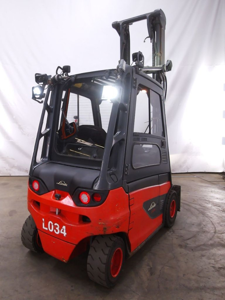 Linde E25-01 - Elektrostapler: das Bild 2 Linde E25-01 - Elektrostapler: das Bild 2
