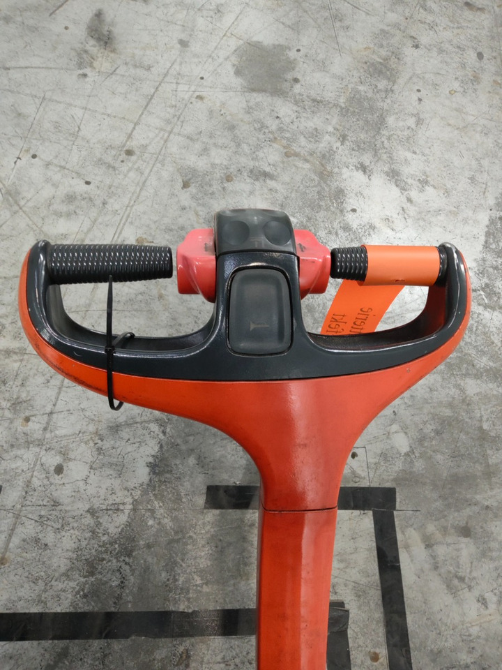 Linde L12 - Hochhubwagen: das Bild 3 Linde L12 - Hochhubwagen: das Bild 3