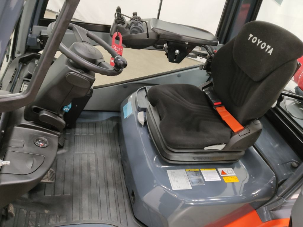 Toyota 02-8FGF30 - Treibgasstapler: das Bild 3 Toyota 02-8FGF30 - Treibgasstapler: das Bild 3