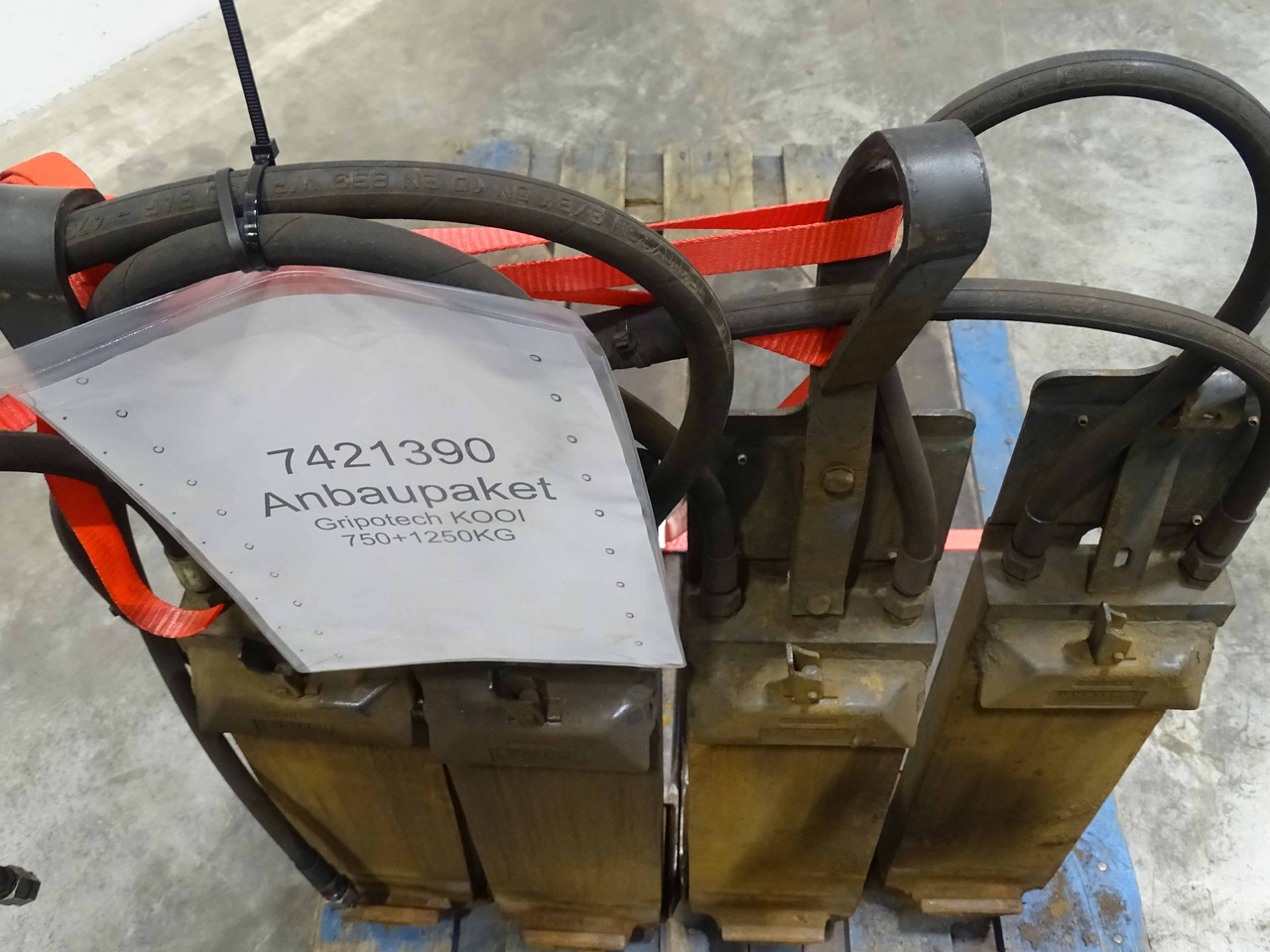 Weitere 2XANBAUGERÄTE - Gabel: das Bild 3 Weitere 2XANBAUGERÄTE - Gabel: das Bild 3