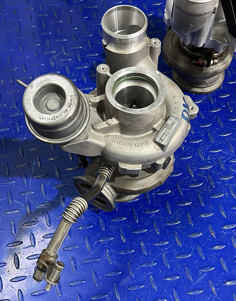 BMW Turbocharger S63N/R 4.4L V8 7849045+7849044 (SET) - Turbolader: das Bild 3 BMW Turbocharger S63N/R 4.4L V8 7849045+7849044 (SET) - Turbolader: das Bild 3