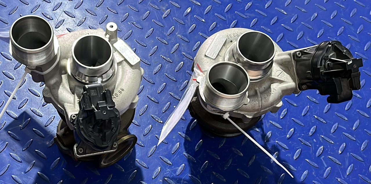 BMW Turbochargers S63 V8 7852372/7852373 - Turbolader: das Bild 2 BMW Turbochargers S63 V8 7852372/7852373 - Turbolader: das Bild 2