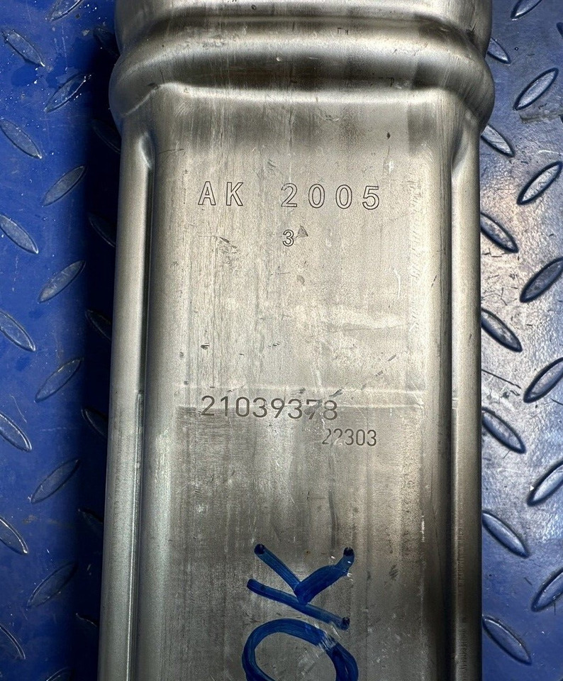 DETROIT DD15 A4721401575 - AGR-Kühler für LKW: das Bild 3 DETROIT DD15 A4721401575 - AGR-Kühler für LKW: das Bild 3