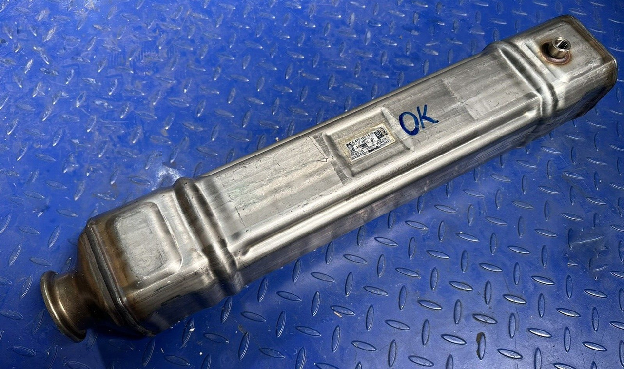 DETROIT DD15 A4721401575 - AGR-Kühler für LKW: das Bild 4 DETROIT DD15 A4721401575 - AGR-Kühler für LKW: das Bild 4