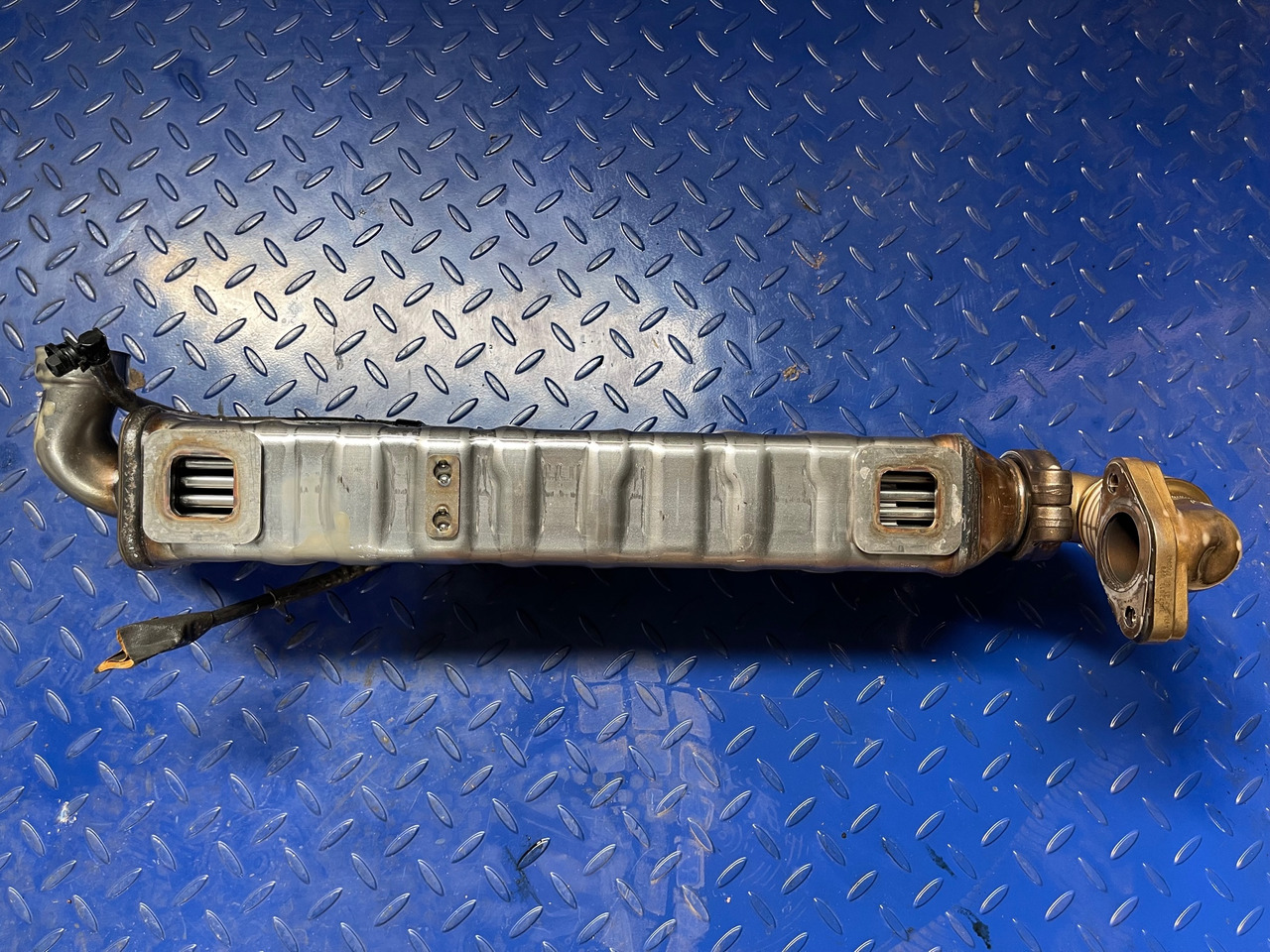 Mercedes Actros Atego EGR Euro 6 A9361420979 - AGR-Kühler: das Bild 1 Mercedes Actros Atego EGR Euro 6 A9361420979 - AGR-Kühler: das Bild 1