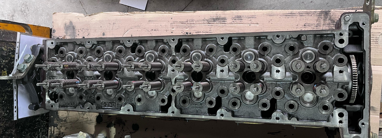 Mercedes Actros MP4 Euro 6 Cylinderhead OM470 - Motor und Teile für LKW: das Bild 1 Mercedes Actros MP4 Euro 6 Cylinderhead OM470 - Motor und Teile für LKW: das Bild 1