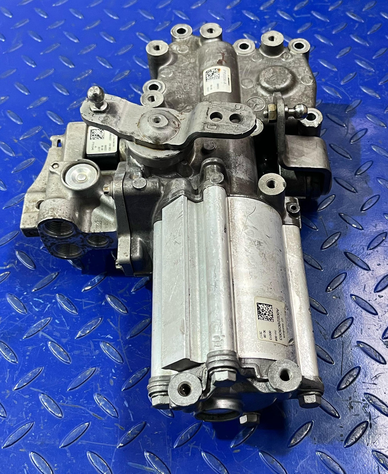 Mercedes Benz Gearshift Cylinder Housing A9602600057 OM541 Euro 5 - Getriebe und Teile: das Bild 2 Mercedes Benz Gearshift Cylinder Housing A9602600057 OM541 Euro 5 - Getriebe und Teile: das Bild 2