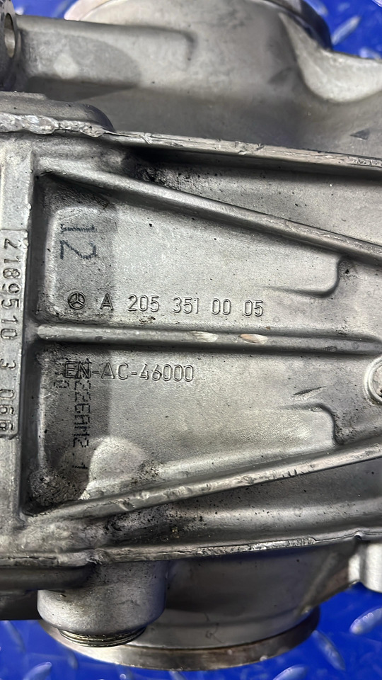 Mercedes Benz Rear Differential W205 A2053510005 - Transmission: das Bild 5 Mercedes Benz Rear Differential W205 A2053510005 - Transmission: das Bild 5