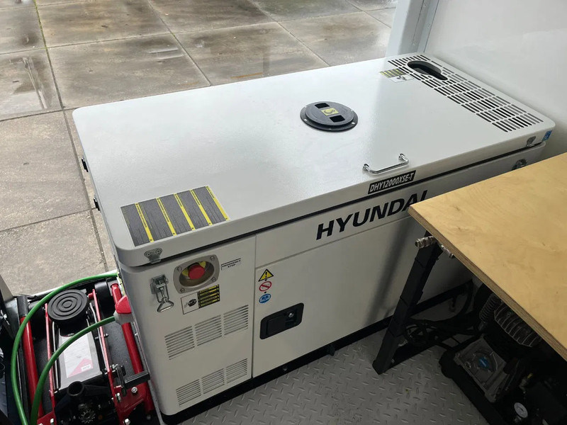 Mercedes-Benz Atego 1725 A 4x4 Service Truck - Leasing Mercedes-Benz Atego 1725 A 4x4 Service Truck: das Bild 20