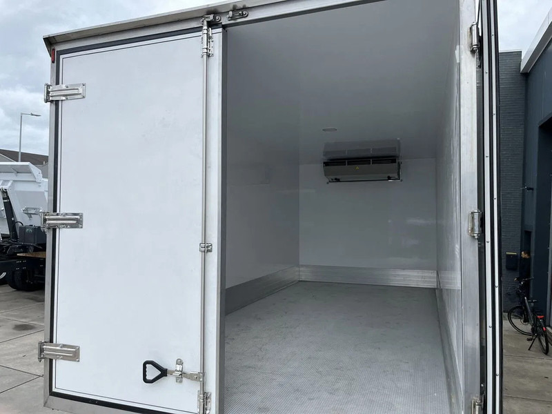 Mercedes-Benz Atego 1725 4x4 Refrigerator Truck (6 units) - Leasing Mercedes-Benz Atego 1725 4x4 Refrigerator Truck (6 units): das Bild 10