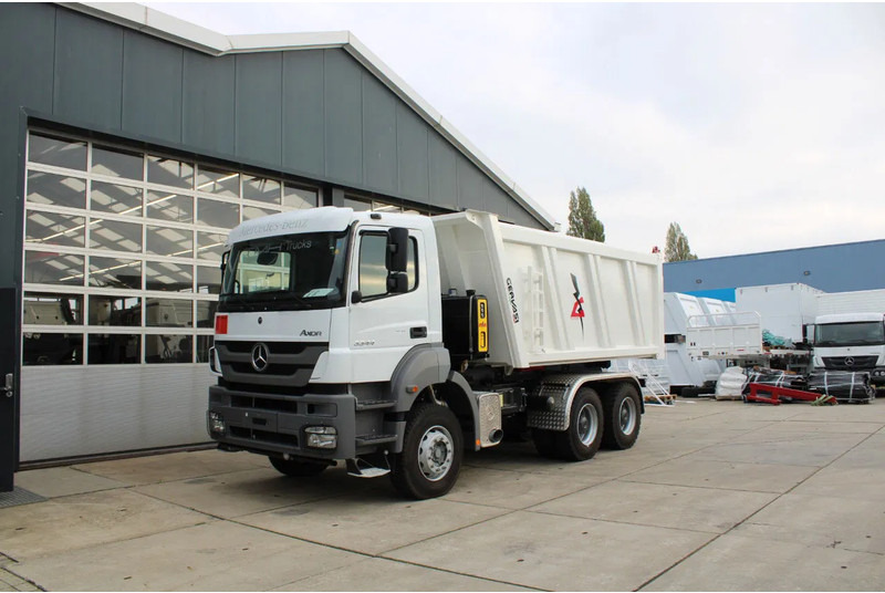 Mercedes-Benz Axor 3344 K 6x4 Tipper Truck - Kipper: das Bild 2 Mercedes-Benz Axor 3344 K 6x4 Tipper Truck - Kipper: das Bild 2