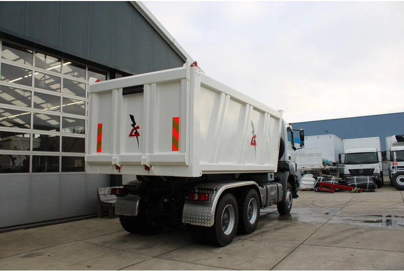 Mercedes-Benz Axor 3344 K 6x4 Tipper Truck - Kipper: das Bild 4 Mercedes-Benz Axor 3344 K 6x4 Tipper Truck - Kipper: das Bild 4