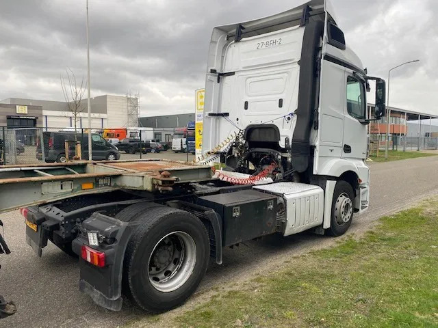 Mercedes-Benz Actros 1840 stream space cabine met spoilers zonneklep, apk gekeurd - Sattelzugmaschine: das Bild 3 Mercedes-Benz Actros 1840 stream space cabine met spoilers zonneklep, apk gekeurd - Sattelzugmaschine: das Bild 3