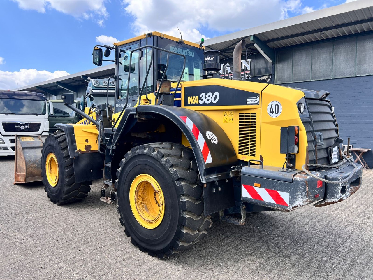 Komatsu WA 380-7 A Radlader Klima Waage nur 7.579h - Radlader: das Bild 1 Komatsu WA 380-7 A Radlader Klima Waage nur 7.579h - Radlader: das Bild 1