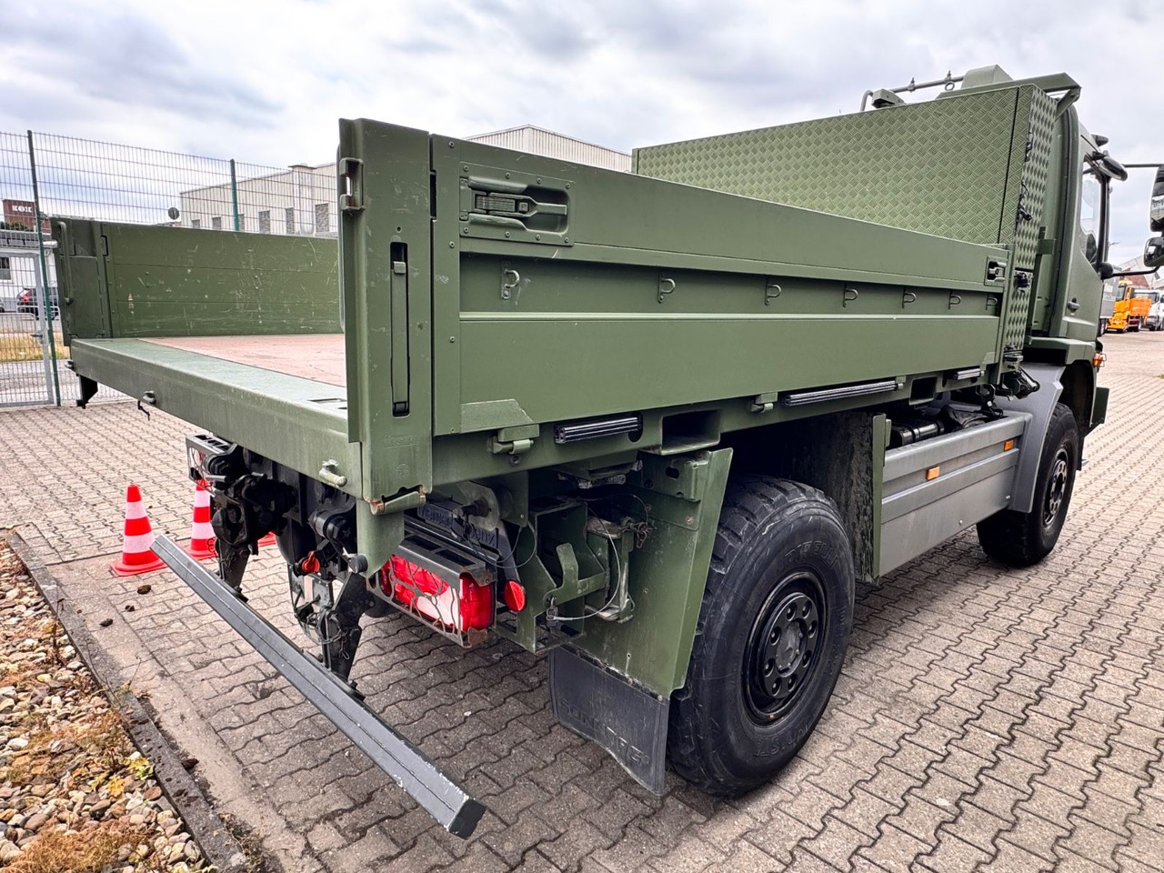 Mercedes-Benz 1018 Atego 4x4 Allrad Camper Expedition - Containerwagen/ Wechselfahrgestell LKW: das Bild 4 Mercedes-Benz 1018 Atego 4x4 Allrad Camper Expedition - Containerwagen/ Wechselfahrgestell LKW: das Bild 4