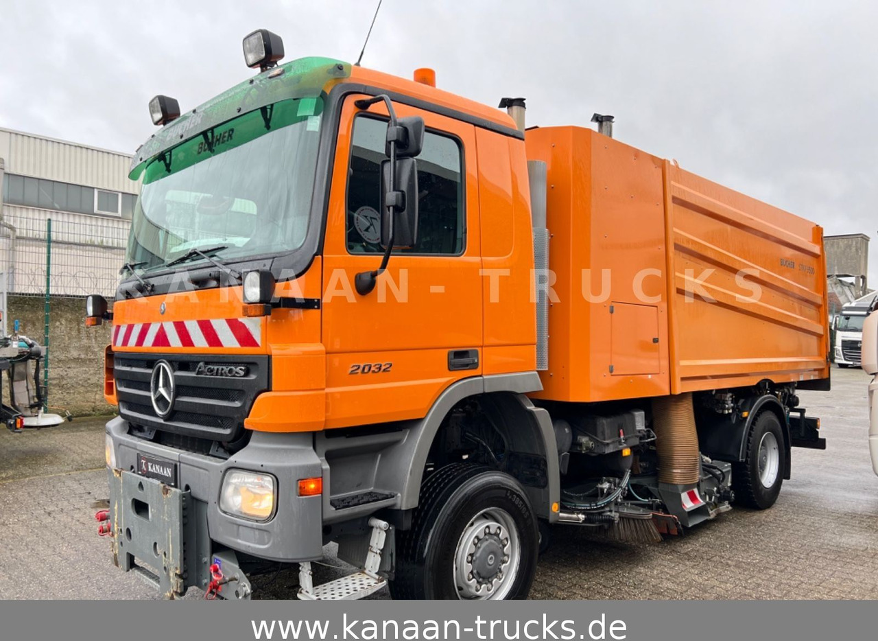 Mercedes-Benz 2032 Actros 4x4 Bucher STKF 9500 AIRPORT KLIMA - Kehrmaschine: das Bild 3 Mercedes-Benz 2032 Actros 4x4 Bucher STKF 9500 AIRPORT KLIMA - Kehrmaschine: das Bild 3