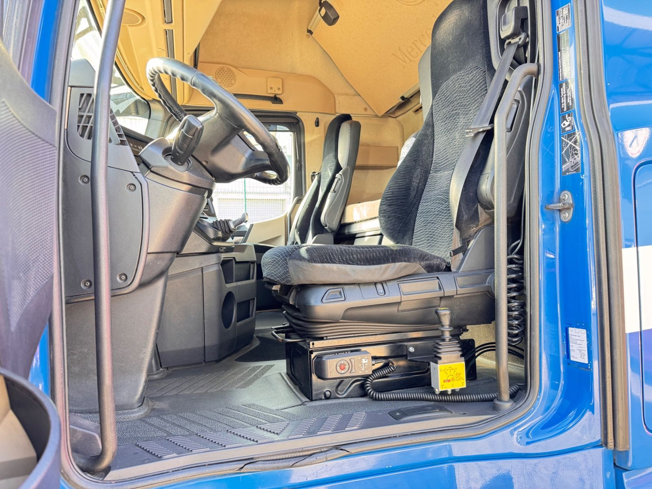 Sattelzugmaschine Mercedes-Benz 1848 LL  Actros GIGA Hydra Walkingfloor/ Kipper: das Bild 9
