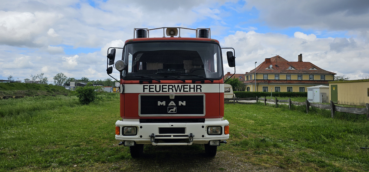 MAN 12.232 Feuerwehr Firetruck Autobomba - Feuerwehrfahrzeug: das Bild 2 MAN 12.232 Feuerwehr Firetruck Autobomba - Feuerwehrfahrzeug: das Bild 2