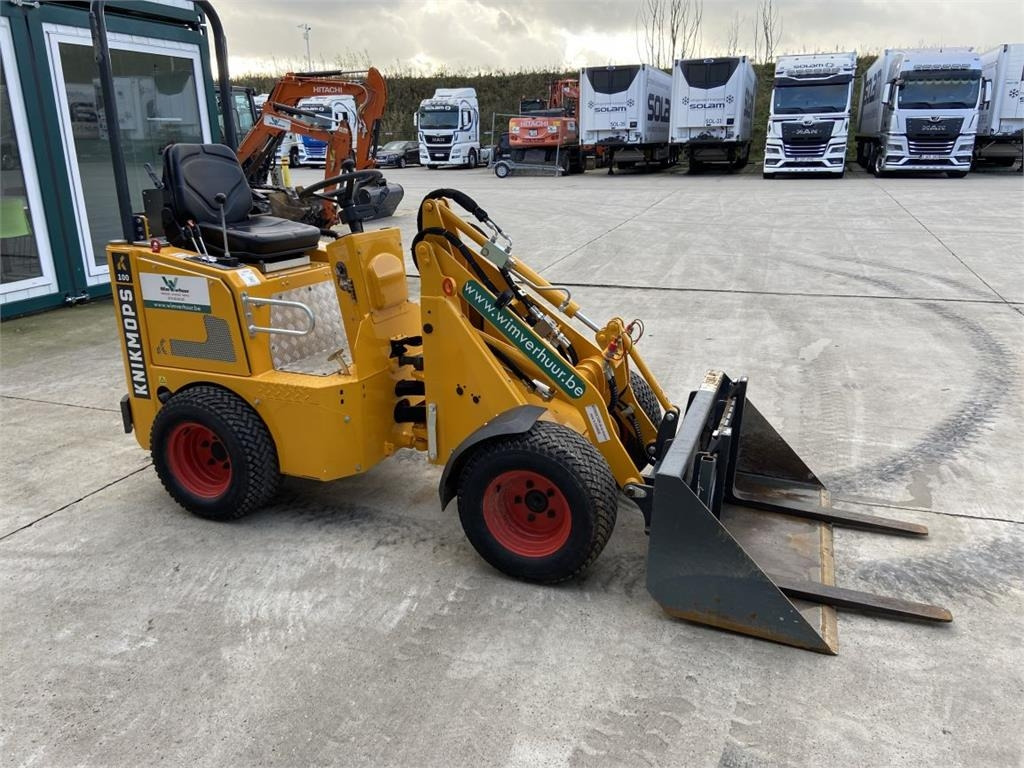 Knikmops KM100 (7123) - Hoflader: das Bild 4 Knikmops KM100 (7123) - Hoflader: das Bild 4