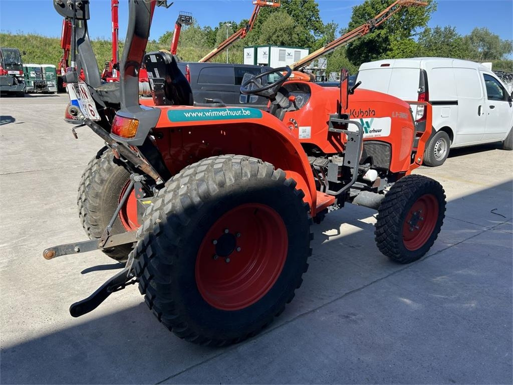 Kubota L1-382 (5283) - Kommunaltraktor: das Bild 5 Kubota L1-382 (5283) - Kommunaltraktor: das Bild 5