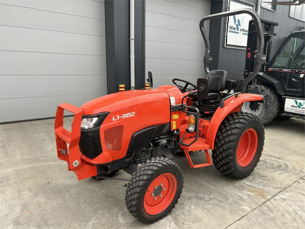 Kubota L1-382 (7325) - Kommunaltraktor: das Bild 1 Kubota L1-382 (7325) - Kommunaltraktor: das Bild 1