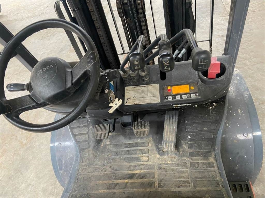 Dieselstapler Toyota 52-8FDF30 (6317): das Bild 9